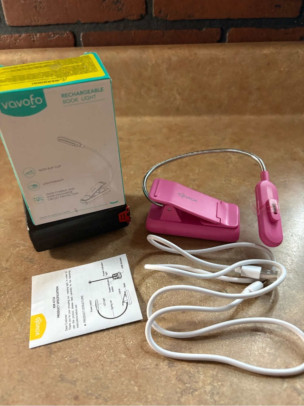 Rechargeable Clip-On Book Light - Pink Vavofo new in box!